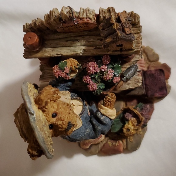 Boyd's The Bearstone Collection Resin - Picture 2 of 6